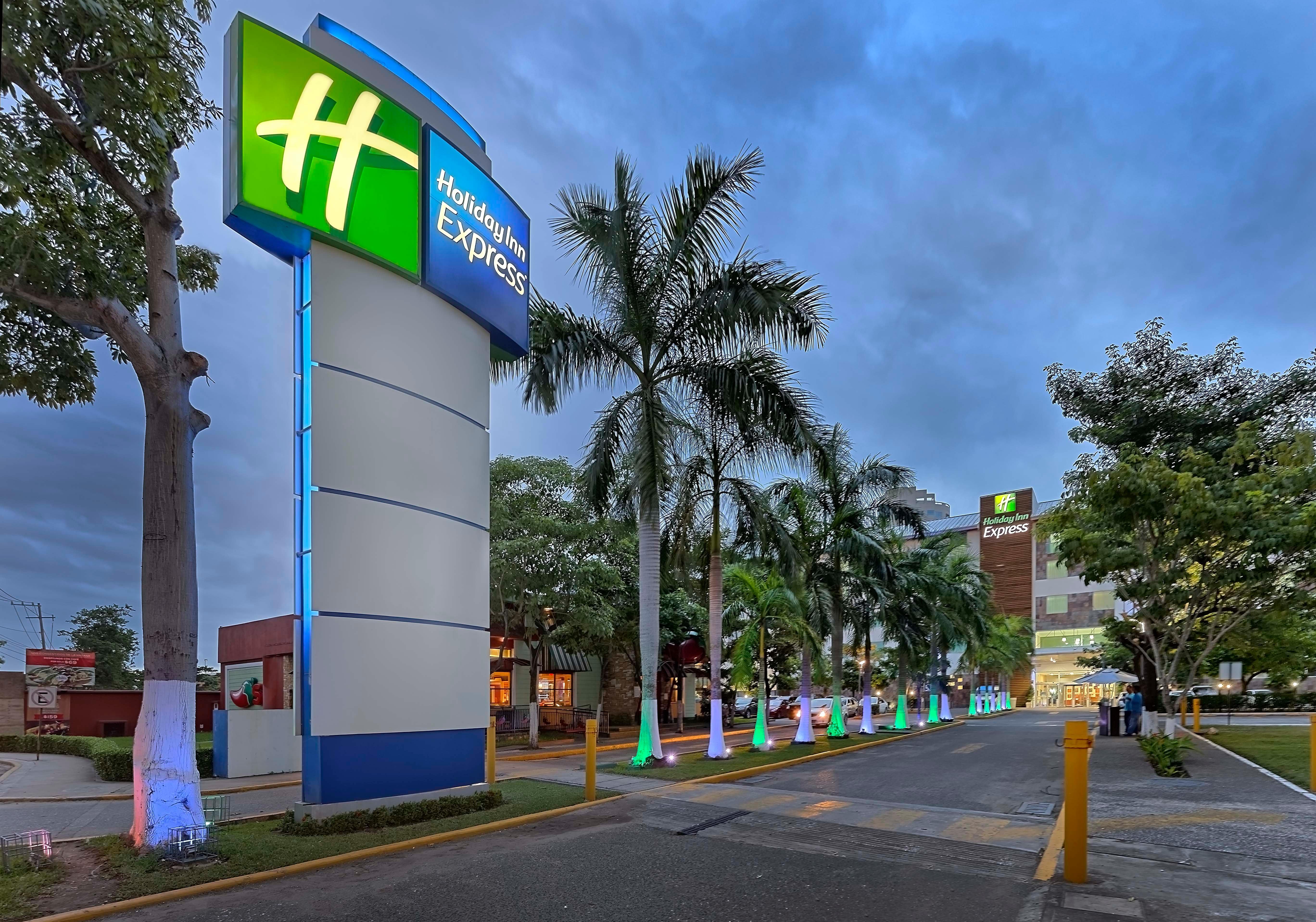 Holiday Inn Express Villahermosa By Ihg Exteriör bild